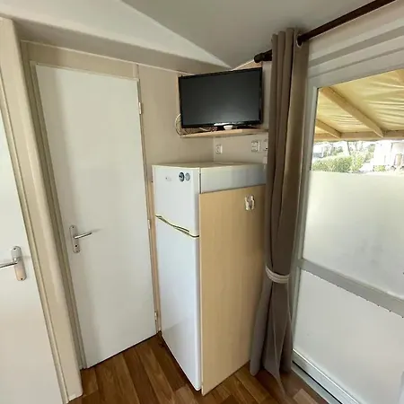 Mobil-home Pour 6 Personnes *